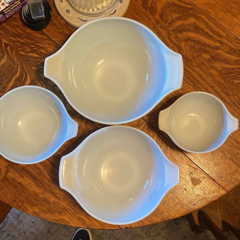 Vintage Pyrex Spring Blossom Cinderella Mixing/Nesting Bowls set of 4 - Picture 3 of 5